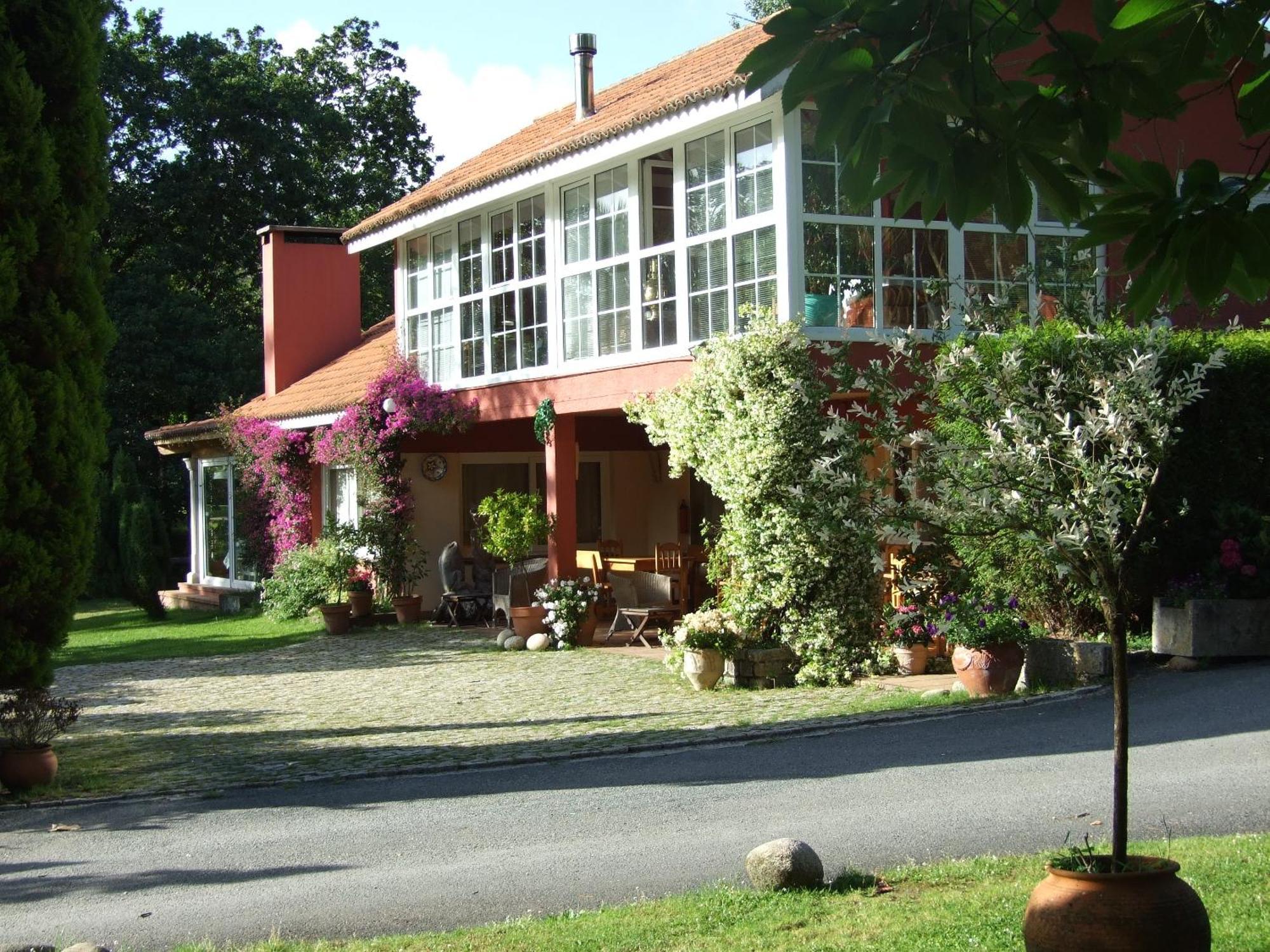 Bungalow Camping Los Manzanos Santa Cruz de Oleiros Exterior photo