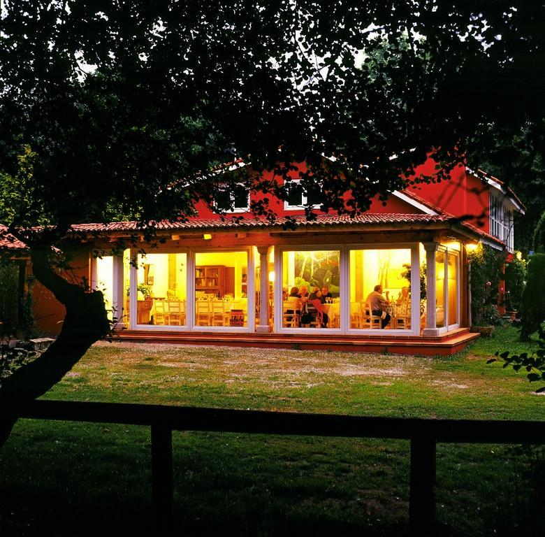 Bungalow Camping Los Manzanos Santa Cruz de Oleiros Exterior photo